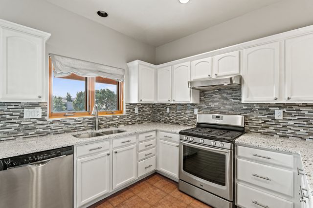 2925 Pueblo Tsankawi, Santa Fe, NM 87057