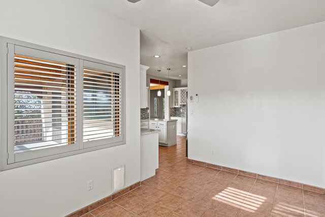 2925 Pueblo Tsankawi, Santa Fe, NM 87057