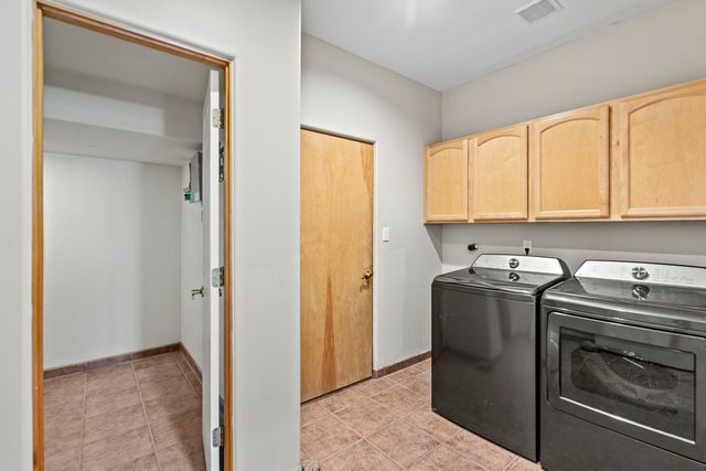 2925 Pueblo Tsankawi, Santa Fe, NM 87057
