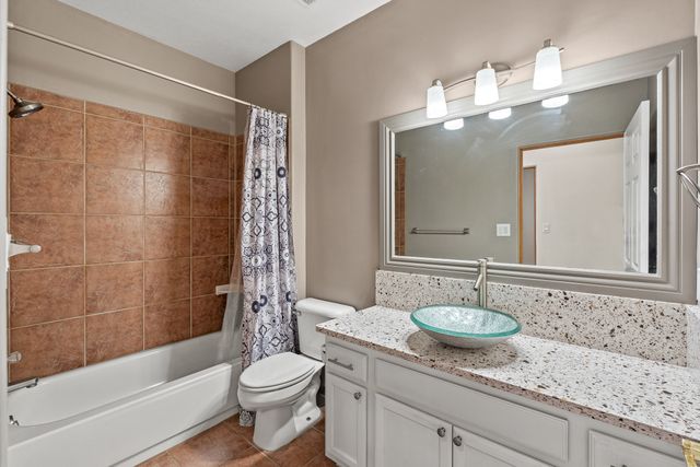 2925 Pueblo Tsankawi, Santa Fe, NM 87057