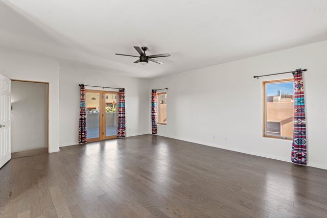 2925 Pueblo Tsankawi, Santa Fe, NM 87057