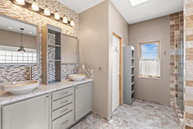 2925 Pueblo Tsankawi, Santa Fe, NM 87057