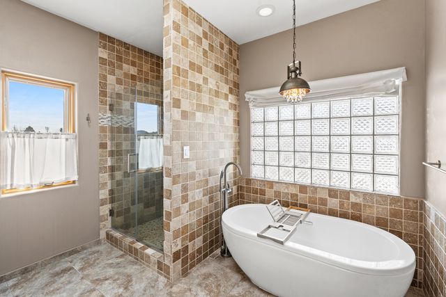 2925 Pueblo Tsankawi, Santa Fe, NM 87057