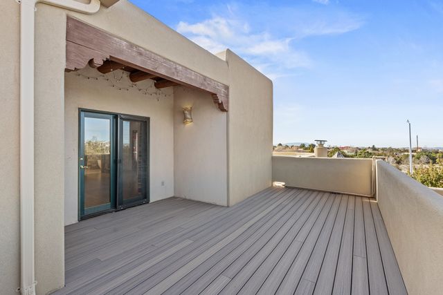 2925 Pueblo Tsankawi, Santa Fe, NM 87057