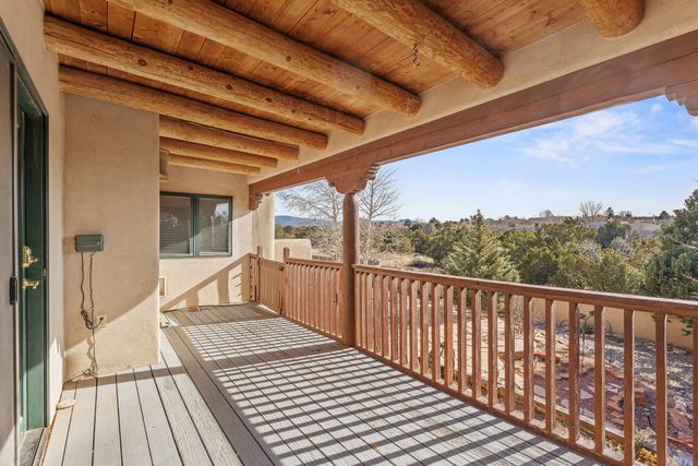 2925 Pueblo Tsankawi, Santa Fe, NM 87057