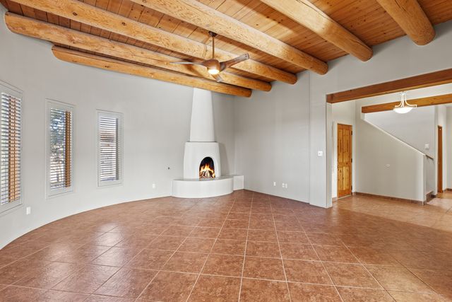 2925 Pueblo Tsankawi, Santa Fe, NM 87057
