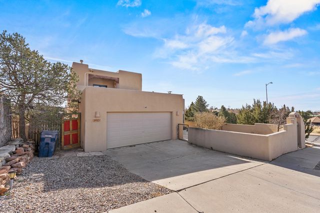 2925 Pueblo Tsankawi, Santa Fe, NM 87057