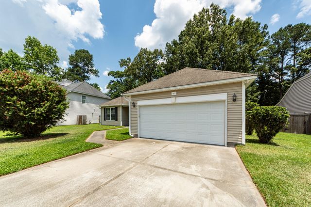 402 Black Horse Road, Moncks Corner, SC 29461
