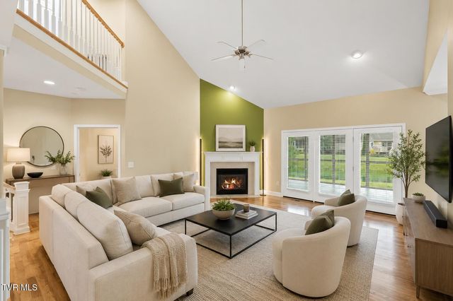 1128 Waterbrooke Lane, Johnson City, TN 37604