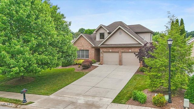 1128 Waterbrooke Lane, Johnson City, TN 37604