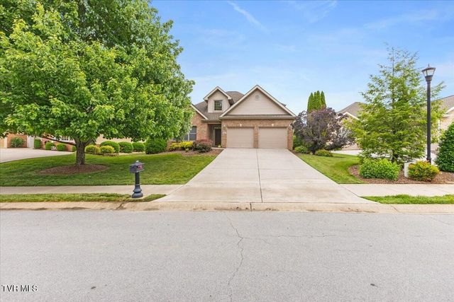 1128 Waterbrooke Lane, Johnson City, TN 37604