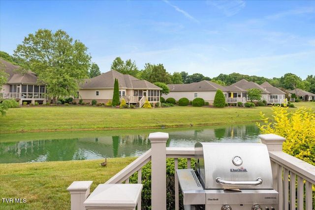 1128 Waterbrooke Lane, Johnson City, TN 37604