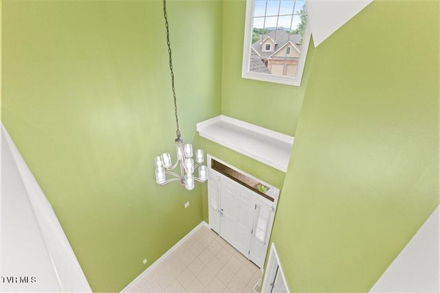 1128 Waterbrooke Lane, Johnson City, TN 37604