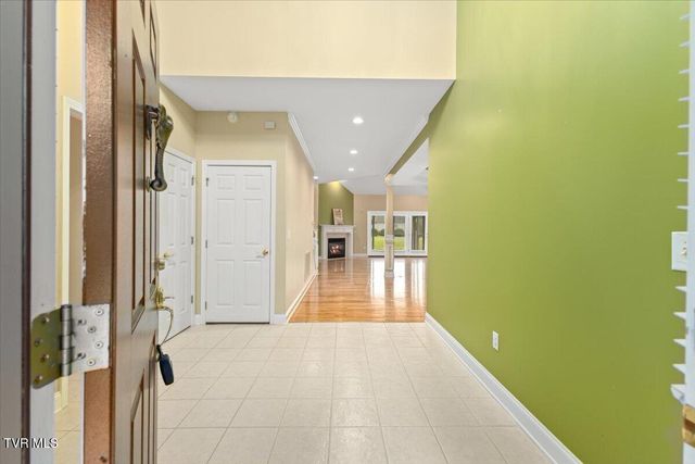 1128 Waterbrooke Lane, Johnson City, TN 37604