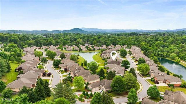 1128 Waterbrooke Lane, Johnson City, TN 37604