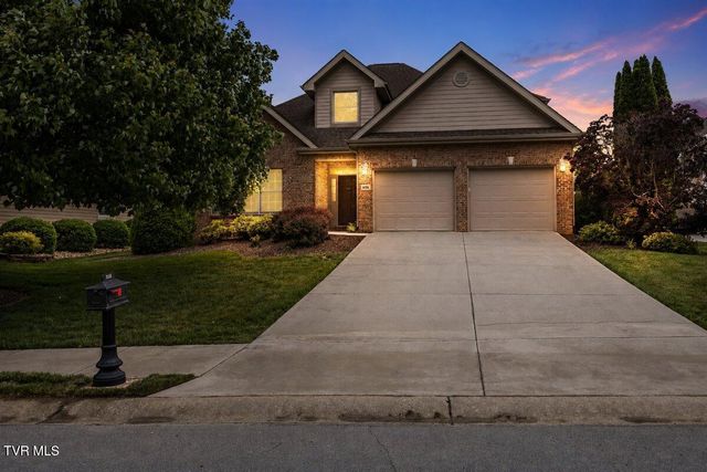 1128 Waterbrooke Lane, Johnson City, TN 37604