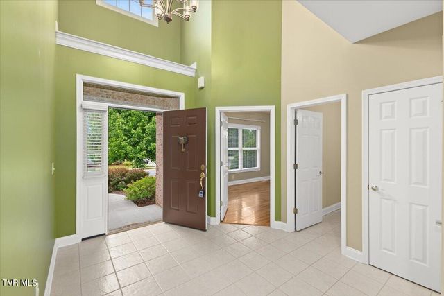 1128 Waterbrooke Lane, Johnson City, TN 37604