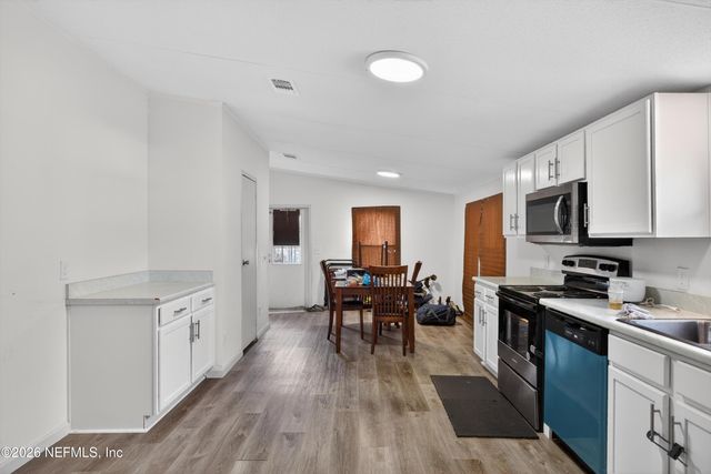 8016 BUTTERCUP Street, Jacksonville, FL 32210