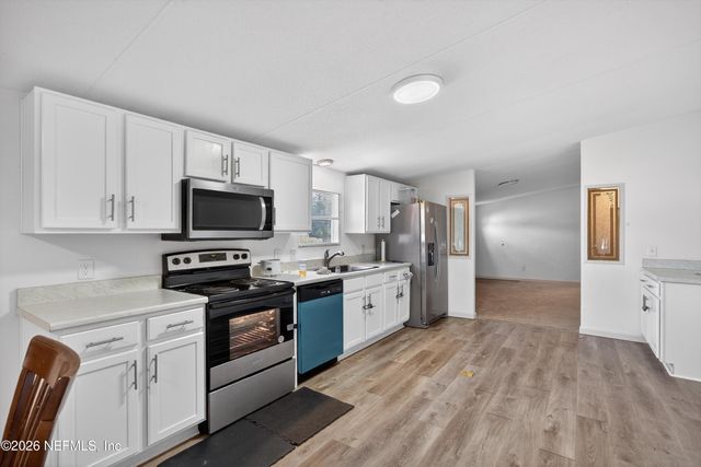 8016 BUTTERCUP Street, Jacksonville, FL 32210