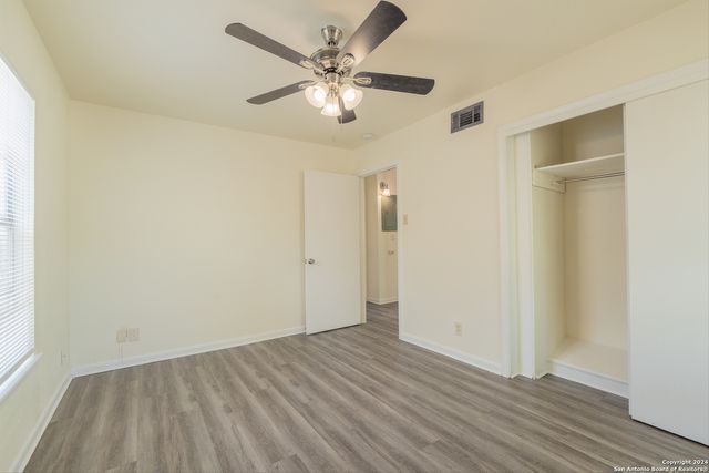 131 BRETTONWOOD DR, San Antonio, TX 78218