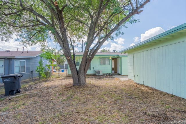 131 BRETTONWOOD DR, San Antonio, TX 78218