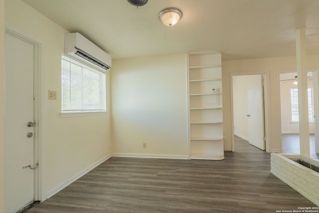 131 BRETTONWOOD DR, San Antonio, TX 78218