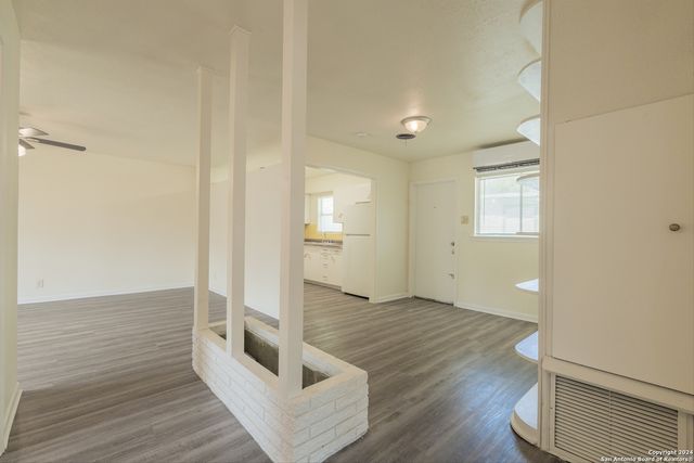 131 BRETTONWOOD DR, San Antonio, TX 78218