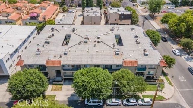 14560 Clark 102, Sherman Oaks, CA 91411