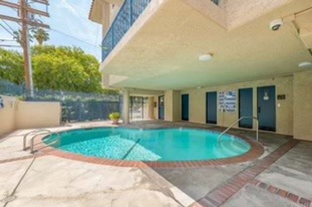 14560 Clark 102, Sherman Oaks, CA 91411