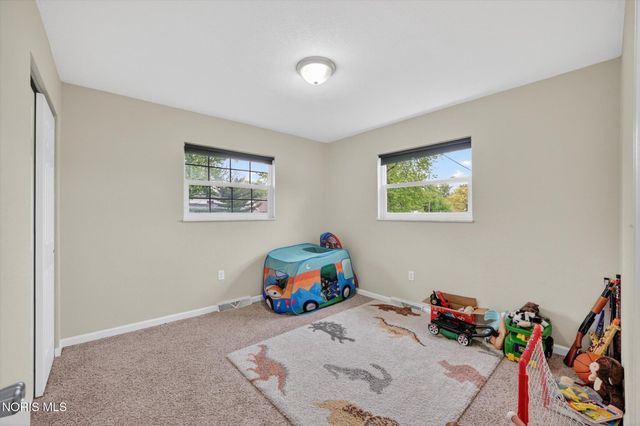 2925 Seaman Road, Oregon, OH 43616