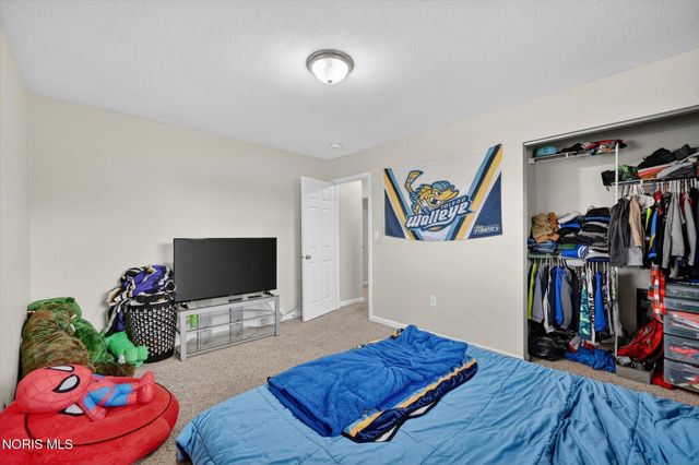 2925 Seaman Road, Oregon, OH 43616