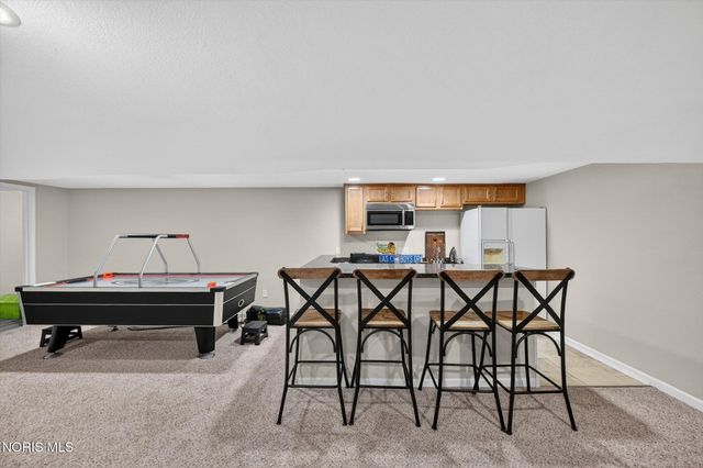 2925 Seaman Road, Oregon, OH 43616