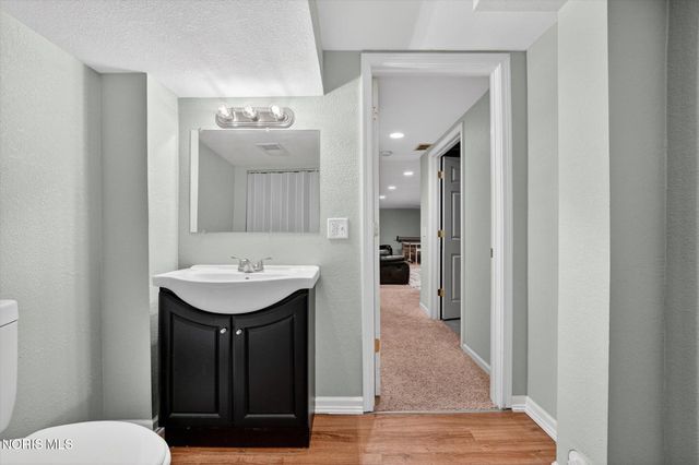 2925 Seaman Road, Oregon, OH 43616