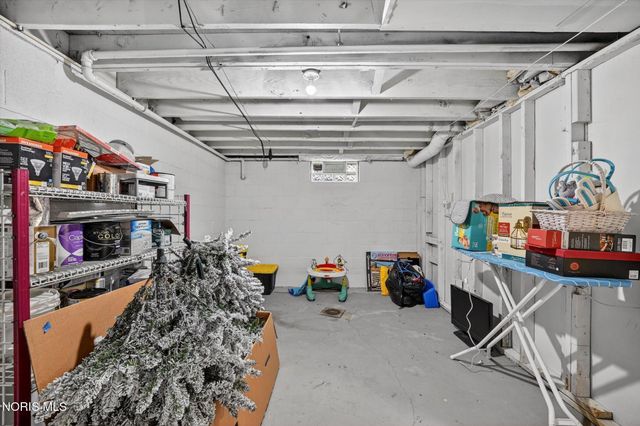 2925 Seaman Road, Oregon, OH 43616