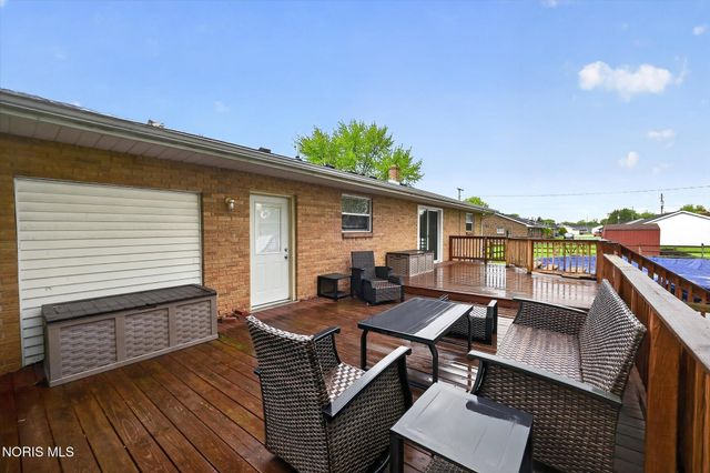 2925 Seaman Road, Oregon, OH 43616