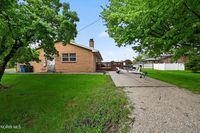 2925 Seaman Road, Oregon, OH 43616