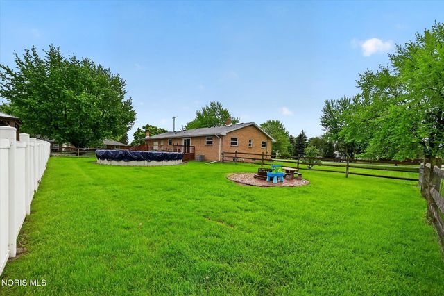 2925 Seaman Road, Oregon, OH 43616