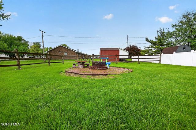 2925 Seaman Road, Oregon, OH 43616