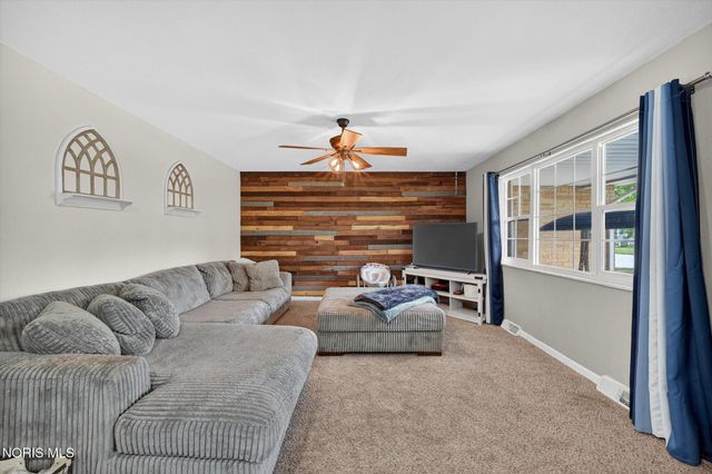 2925 Seaman Road, Oregon, OH 43616