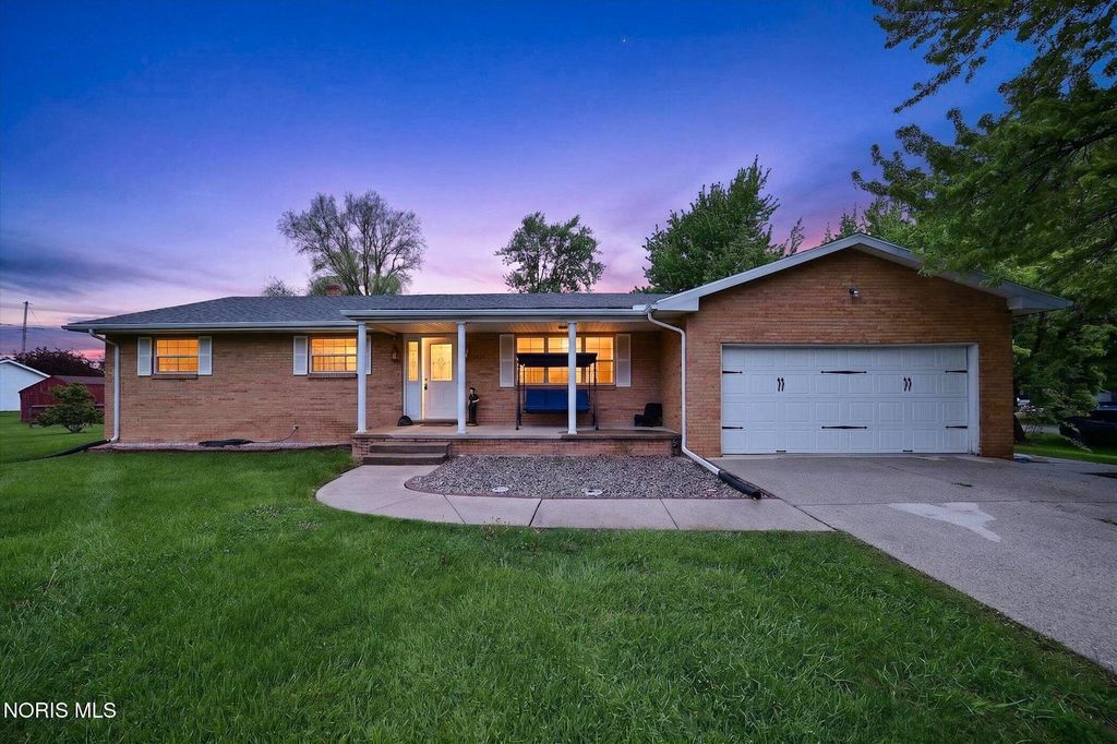 2925 Seaman Road, Oregon, OH 43616