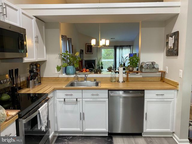 2970 YARLING CT, Falls Church, VA 22042