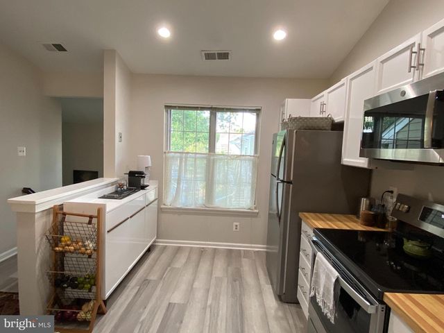 2970 YARLING CT, Falls Church, VA 22042