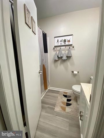 2970 YARLING CT, Falls Church, VA 22042