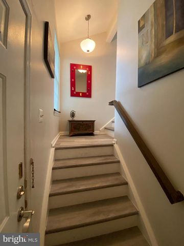 2970 YARLING CT, Falls Church, VA 22042