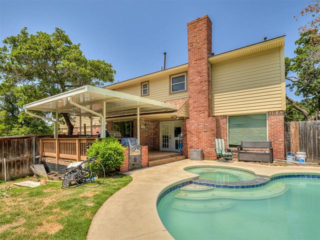 1601 N Mistletoe Lane, Edmond, OK 73034