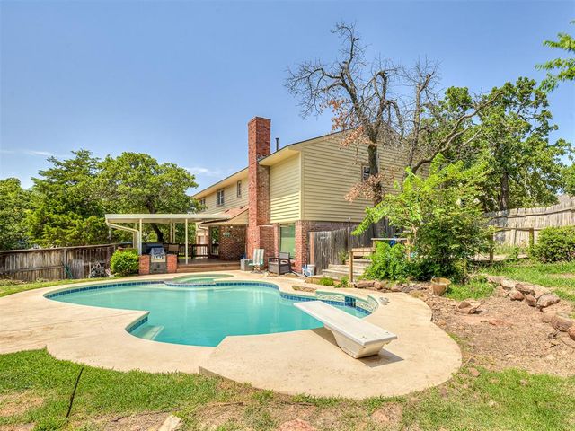 1601 N Mistletoe Lane, Edmond, OK 73034
