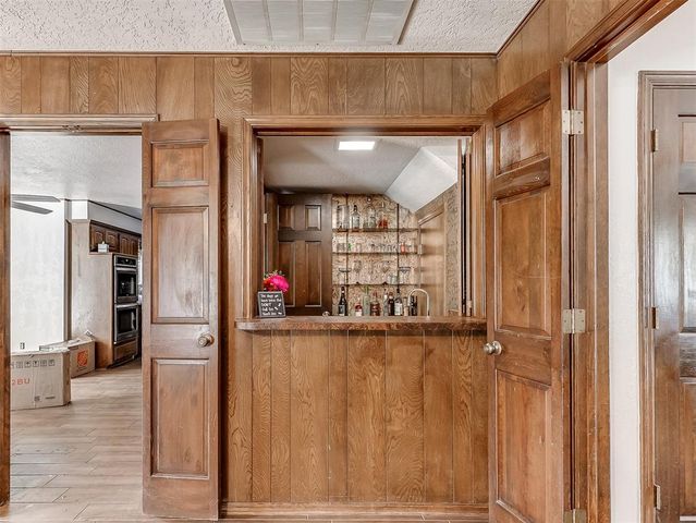 1601 N Mistletoe Lane, Edmond, OK 73034