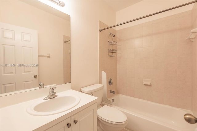 9333 SW 227th St 6-6, Cutler Bay, FL 33190