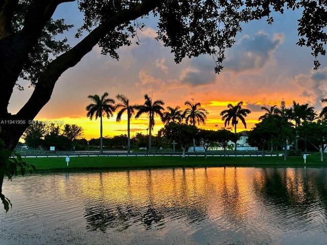 9333 SW 227th St 6-6, Cutler Bay, FL 33190