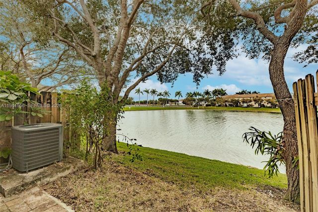 9333 SW 227th St 6-6, Cutler Bay, FL 33190